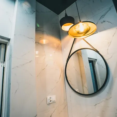 Yourapart Starowka Z Jacuzzi Lägenhet Warszawa