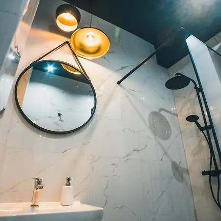Yourapart Starowka Z Jacuzzi Lägenhet *