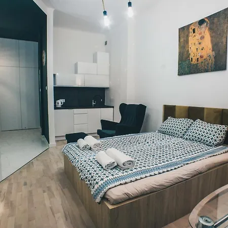 Yourapart Starowka Z Jacuzzi Lägenhet