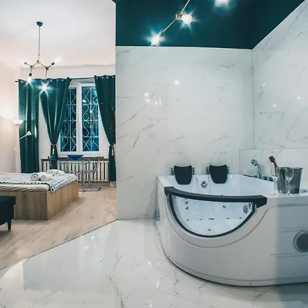 Yourapart Starowka Z Jacuzzi Lägenhet *